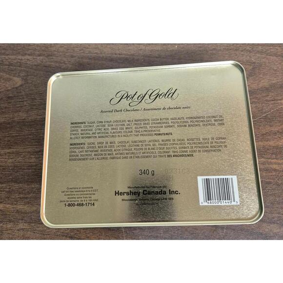 Pot of Gold Vintage Candy Tin with Winter Scene - Picture 6 of 7